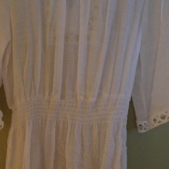 White top - Picture 6 of 8